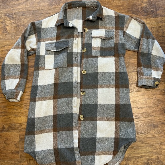 Size MEDIUM Plaid Jacket - Picture 1 of 4